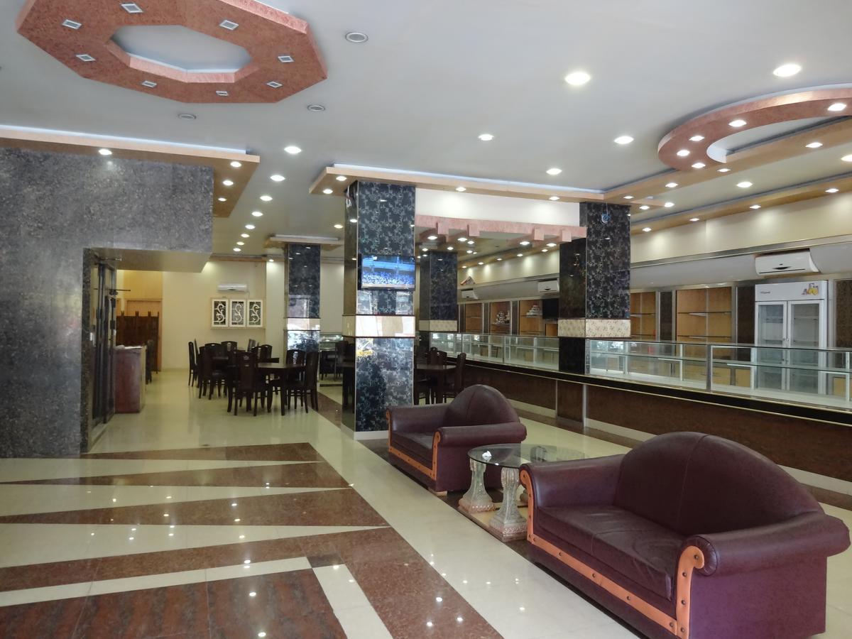 Hotel Sky Towers Karachi Exterior photo
