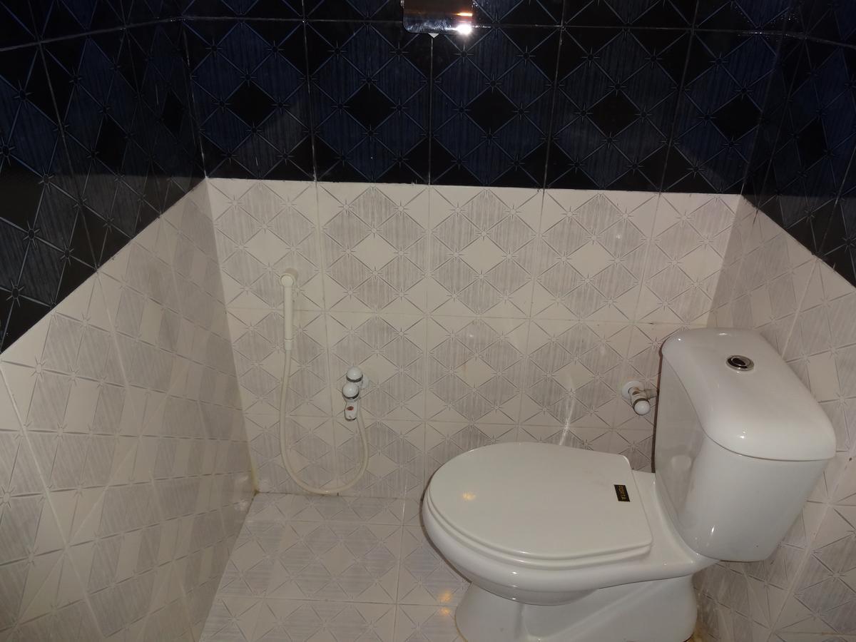 Hotel Sky Towers Karachi Exterior photo