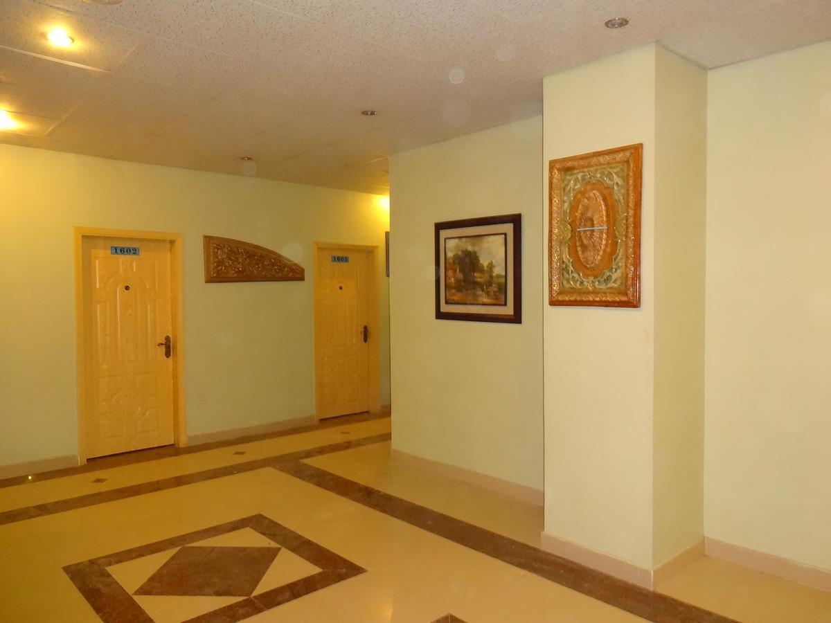 Hotel Sky Towers Karachi Exterior photo