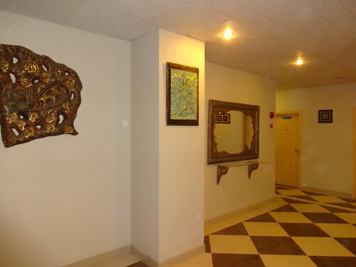 Hotel Sky Towers Karachi Exterior photo
